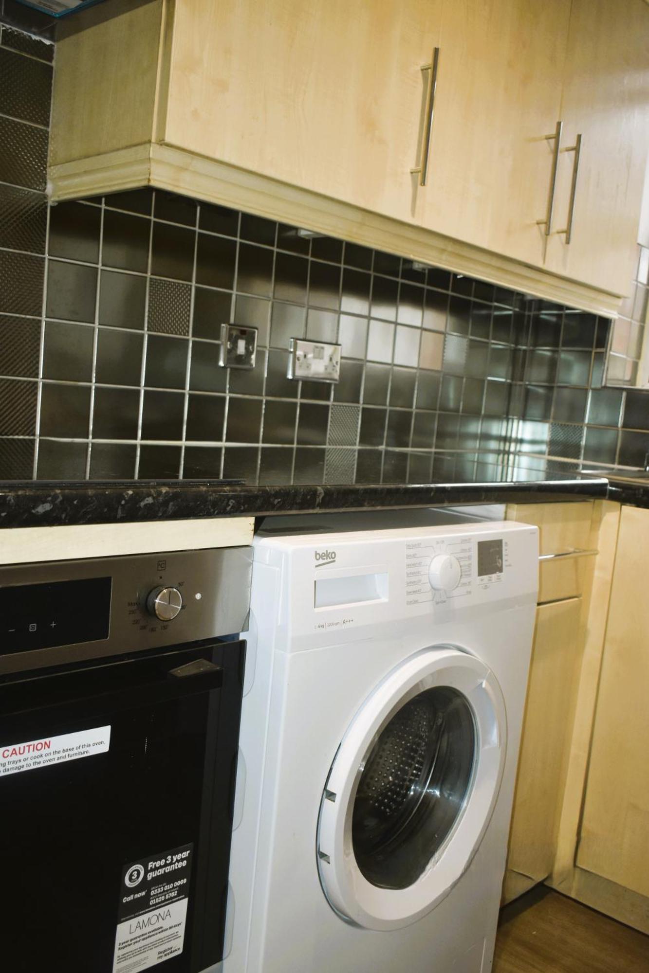 Luxury 2 Bed House With 3 Beds,3 Free Parking Lot In Dartford Near Town Centre, Adjacent Bus Stop, Train Station, Bluewater Mall, 25Mins To London City Airport,20 Miles From Central London Esterno foto