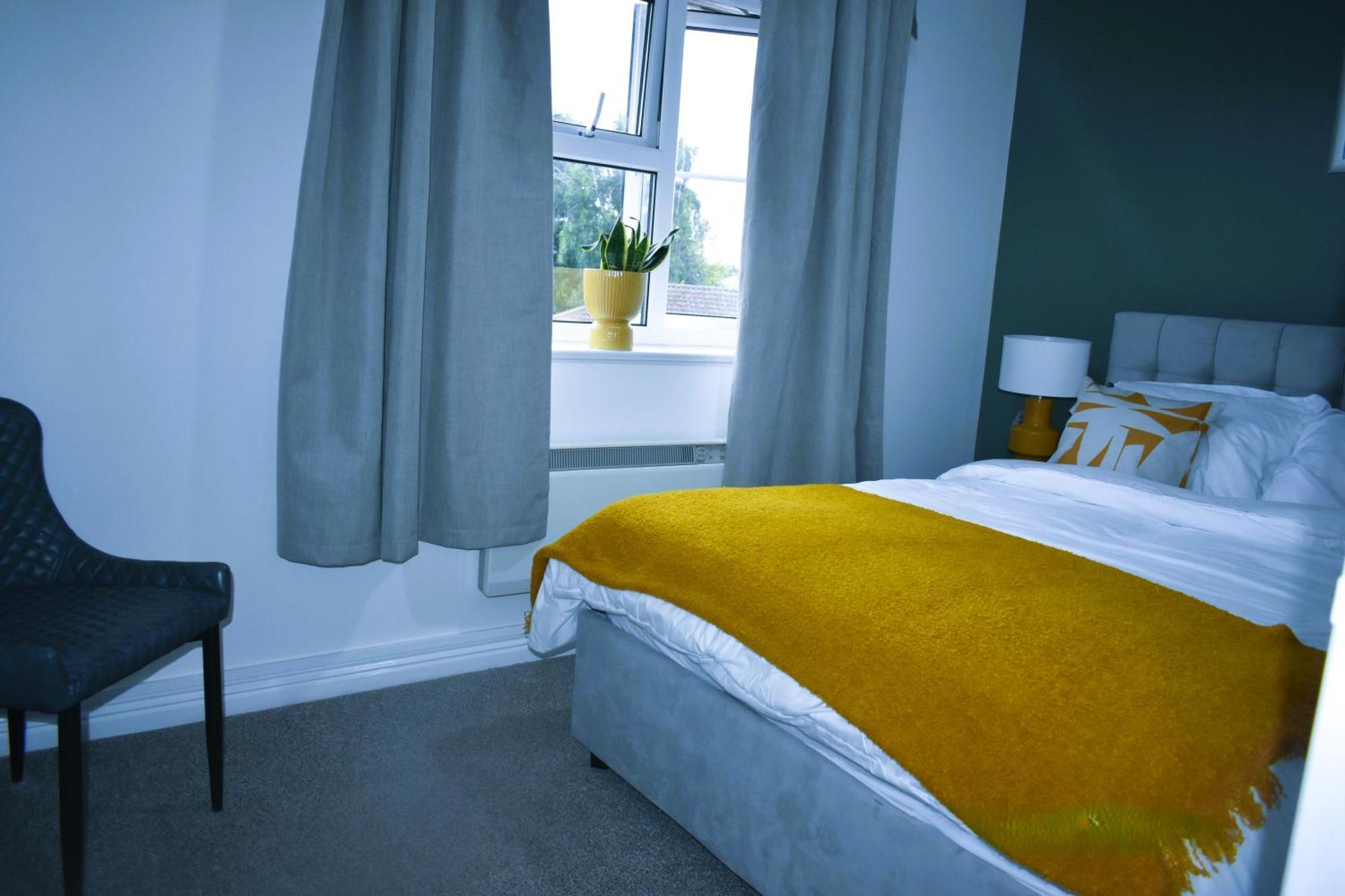 Luxury 2 Bed House With 3 Beds,3 Free Parking Lot In Dartford Near Town Centre, Adjacent Bus Stop, Train Station, Bluewater Mall, 25Mins To London City Airport,20 Miles From Central London Esterno foto